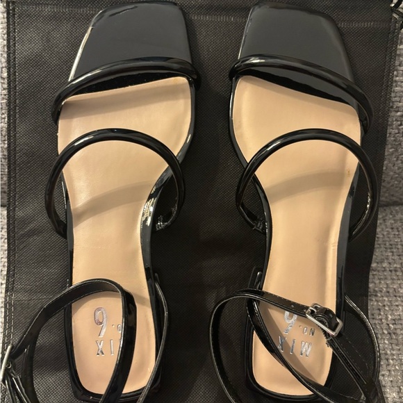 Brand new NO BOX Mix No. 6 Black Patent Strappy Seana Sandals โ Size 8.5 - Picture 8 of 10